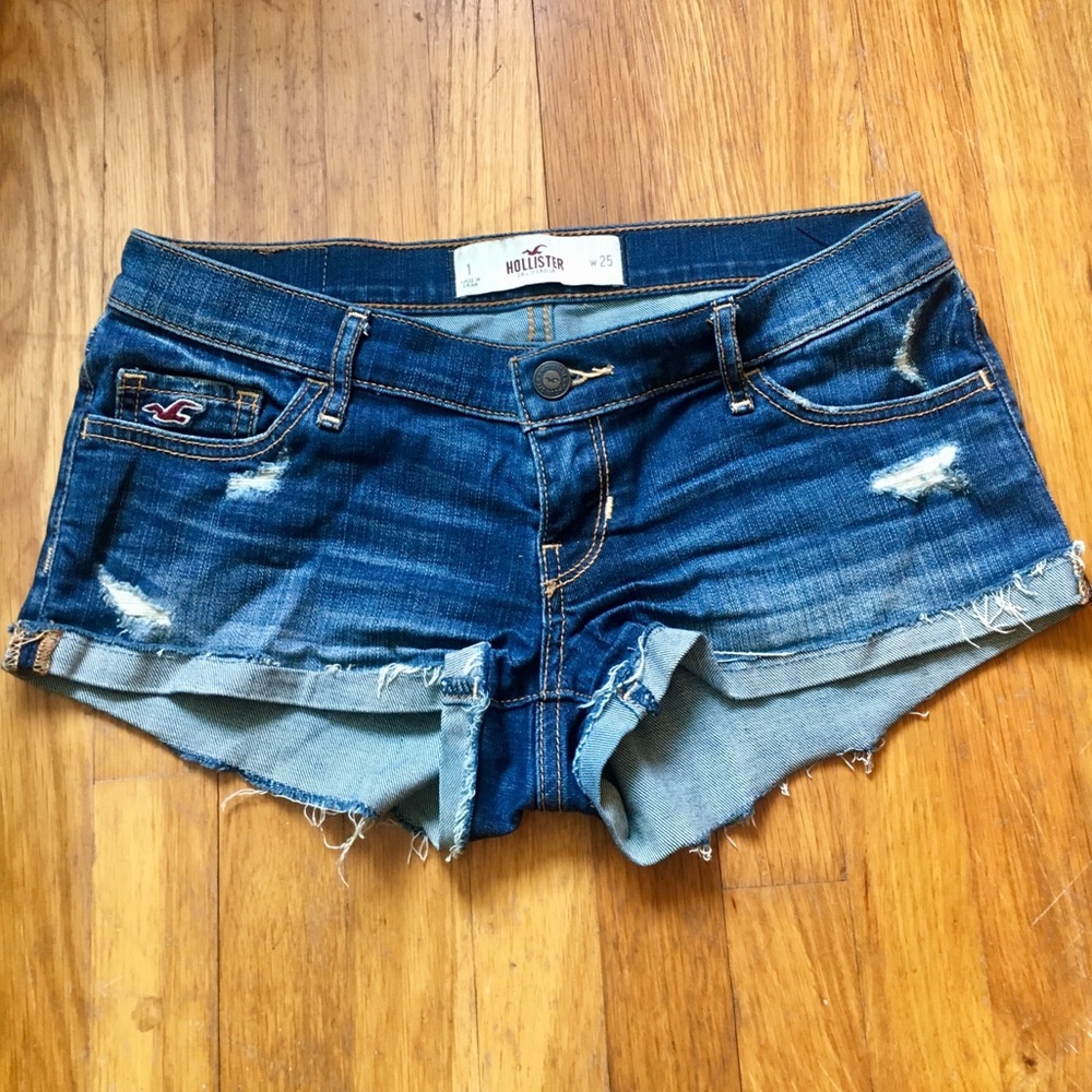 HOLLISTER| Low-rise dark wash short-shorts